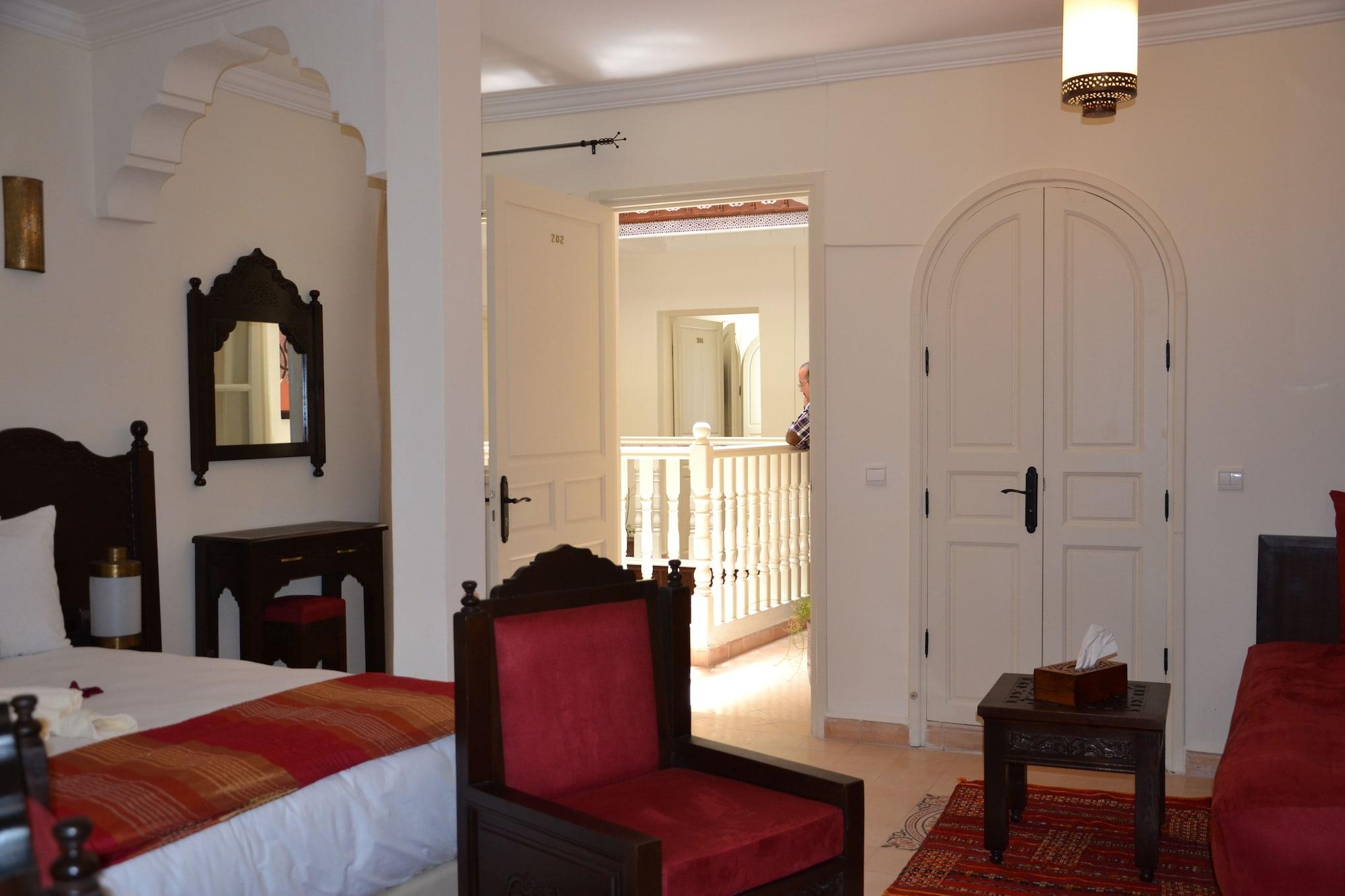 Hotel Riad Ben Atar เอสเซาอิรา ภายนอก รูปภาพ