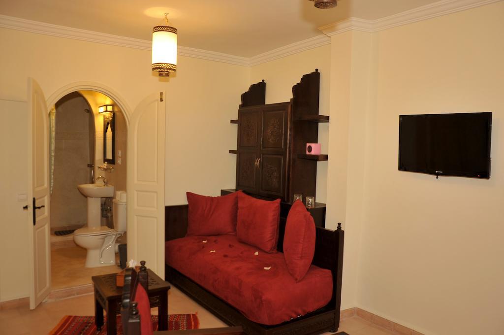 Hotel Riad Ben Atar เอสเซาอิรา ภายนอก รูปภาพ